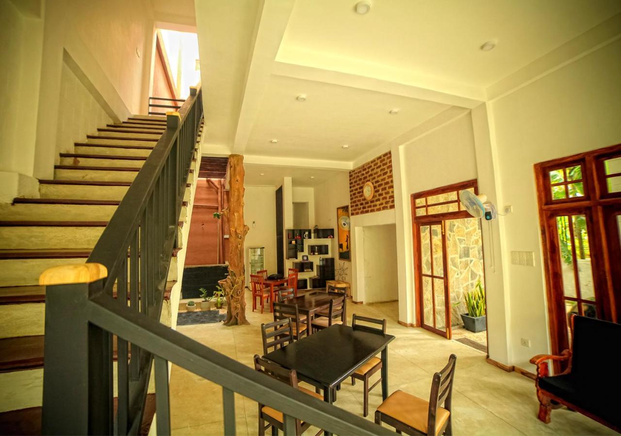 아누라다푸라 Heaven Upon Rice Fields B&B 외부 사진
